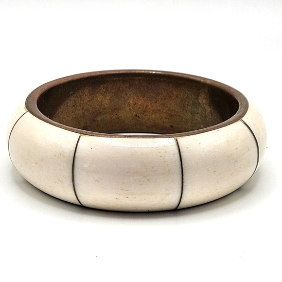 VINTAGE Speckled Cream Enamel Inlay Brass Chunky 1" Bangle Bracelet - Picture 1 of 5